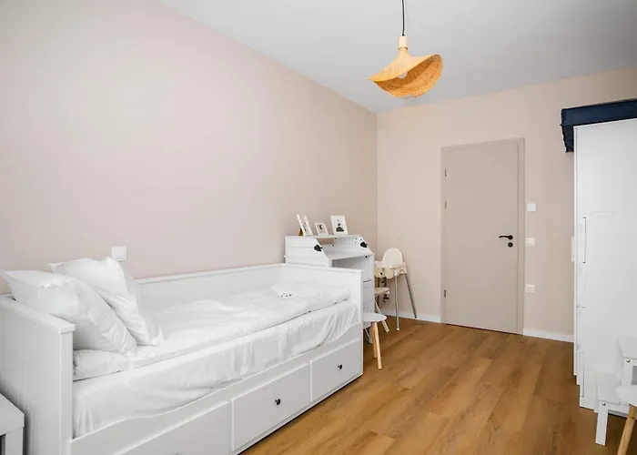 Spacious 2br - Modern Design 아파트